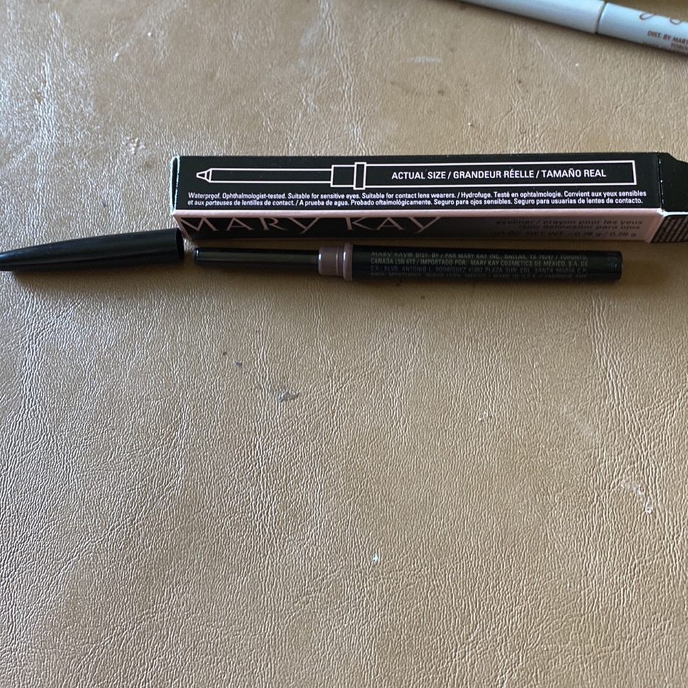❤️NEW❤️ Mary Kay Eyeliner - Taupe - Picture 3 of 4